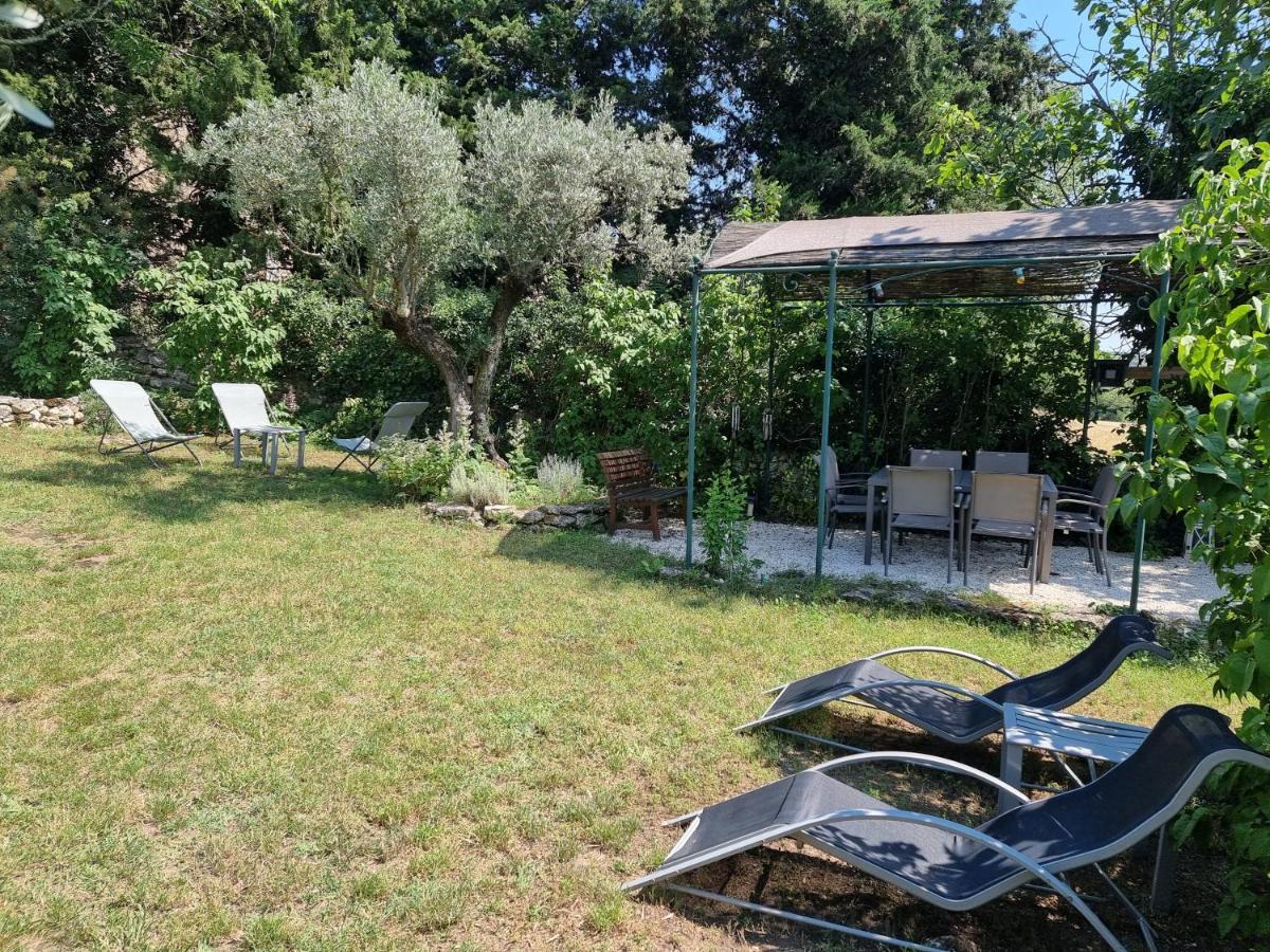 Le Mazet, Des Lucioles En Provence * Montségur-sur-Lauzon