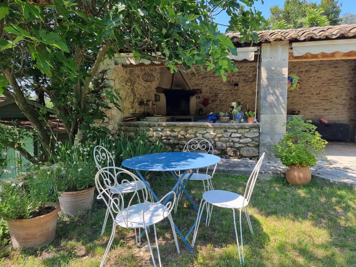 Le Mazet, Des Lucioles En Provence Hébergement de vacances Montségur-sur-Lauzon