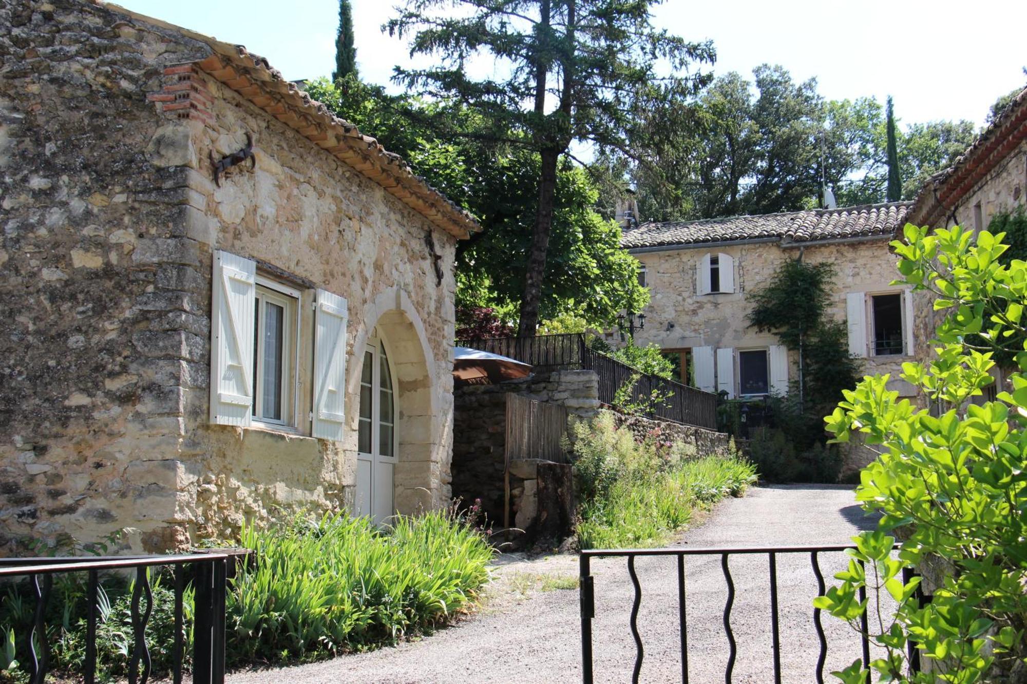 Le Mazet, Des Lucioles En Provence Hébergement de vacances Montségur-sur-Lauzon